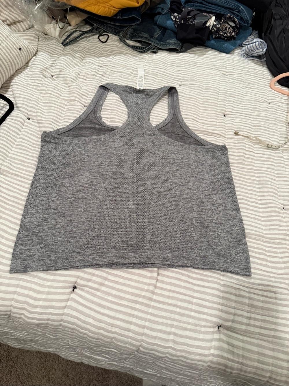 lululemon athletica Heathered Charcoal Racerback Tank - Picture 3 of 3